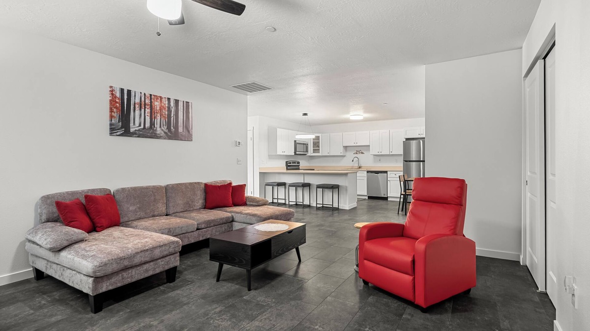 Kellogg Condo | Silverstrike Condos Offering Comfort and Ease-Walkable location close to resort.