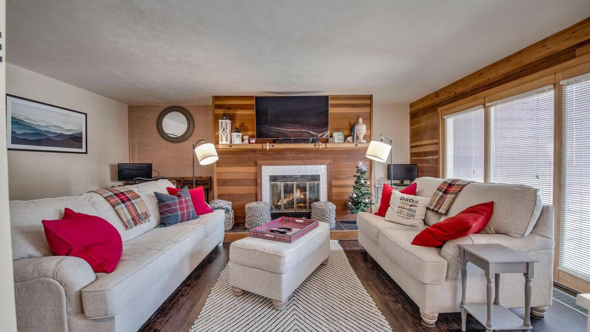 Wildernest Condo | Silverthorne Condo with Mtn views, Pool & Hot tub
