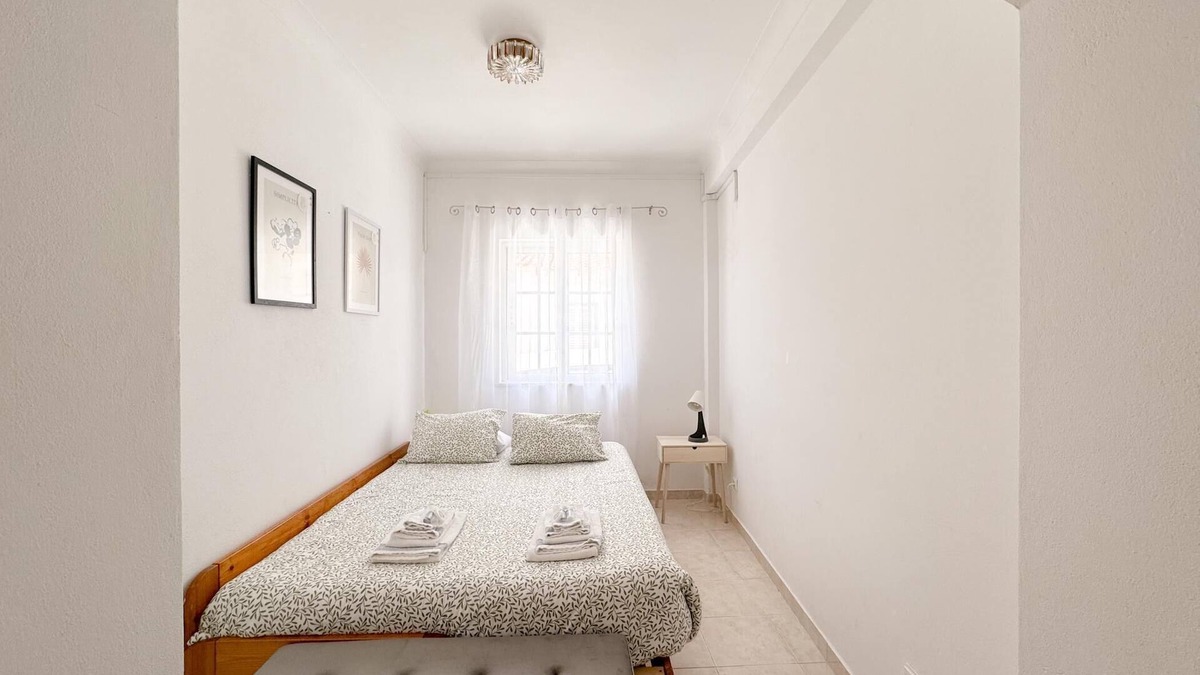 Espiche Apartment | Simple Beach Lovers' Retreat in Espiche