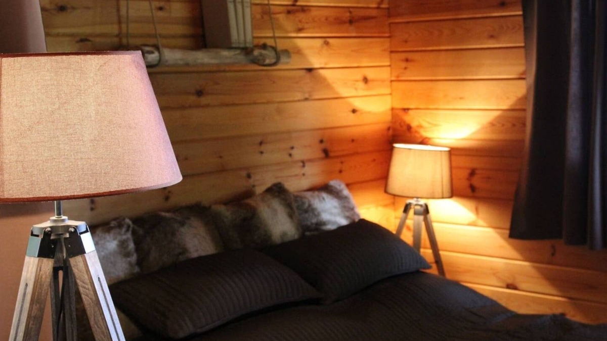 Hatzfeld Cabin | Simple but elegant hut