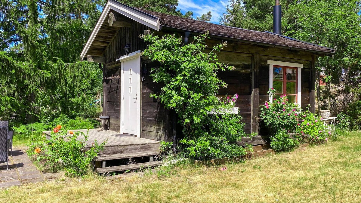 Figeholm House | Simple luxury in the Figeholm archipelago, just 200 meters from the sea.