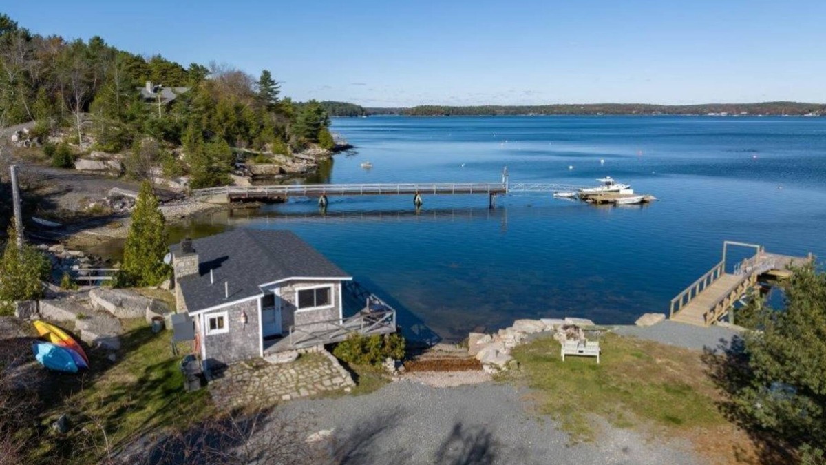 Hall Quarry Cottage | Simple Pleasures - A quaint cottage on the water's edge