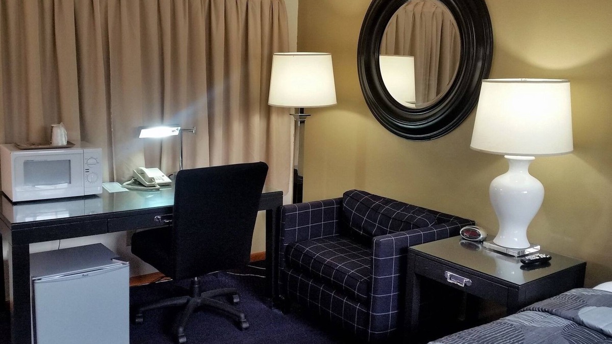 Marshfield Hotel | Simplicity Inn