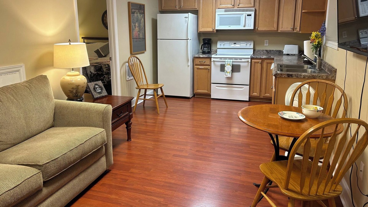 Collegedale Apartment | Simply Sunny Cozy 1 BR w/Patio