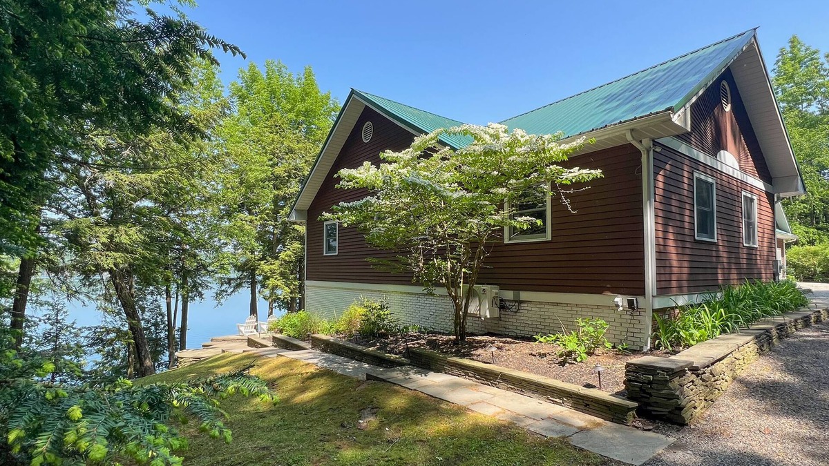 Cooperstown - Otsego Lake House | Simply The Best Lake Frontage! 4 Bedroom/3 Bath, Private Beach, Great Sunsets!