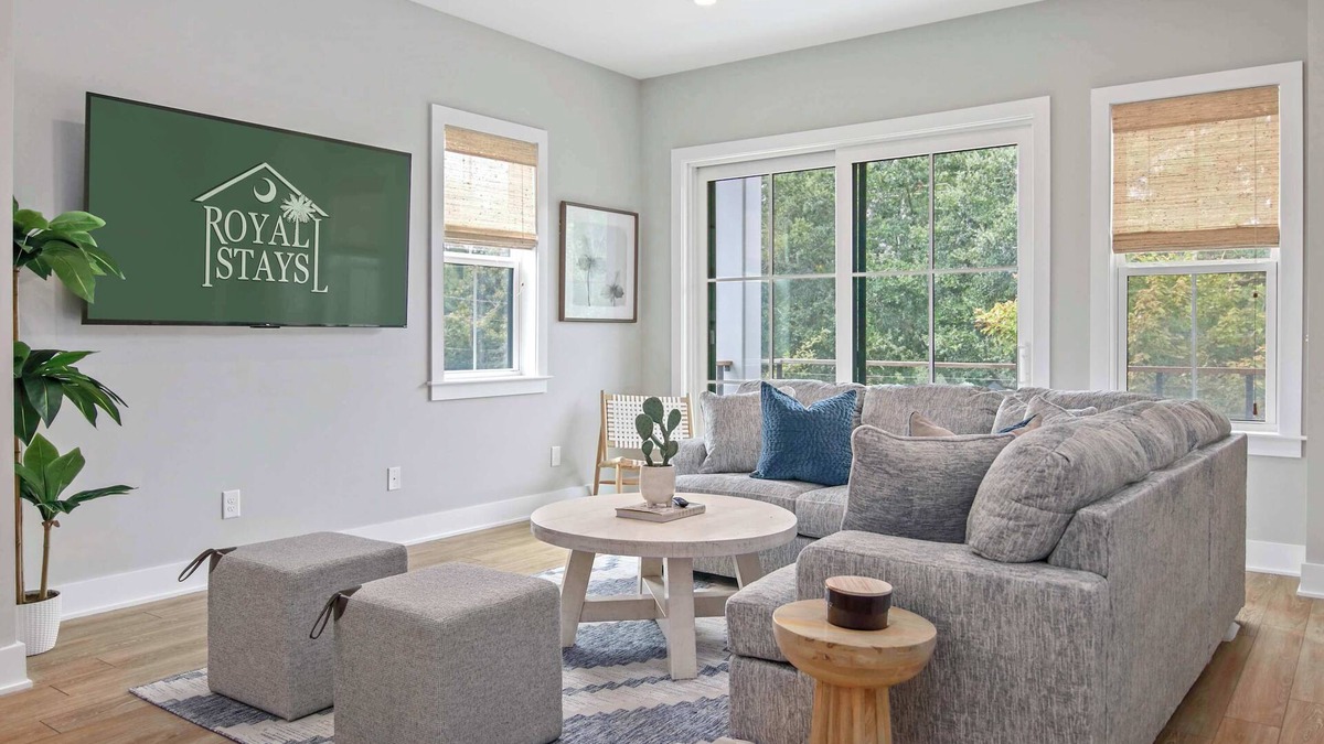 Mount Pleasant House | Sincerely Shem- 7 min to Beach and Downtown CHS