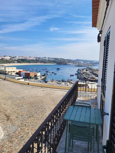 Sines House | Sines Bay House