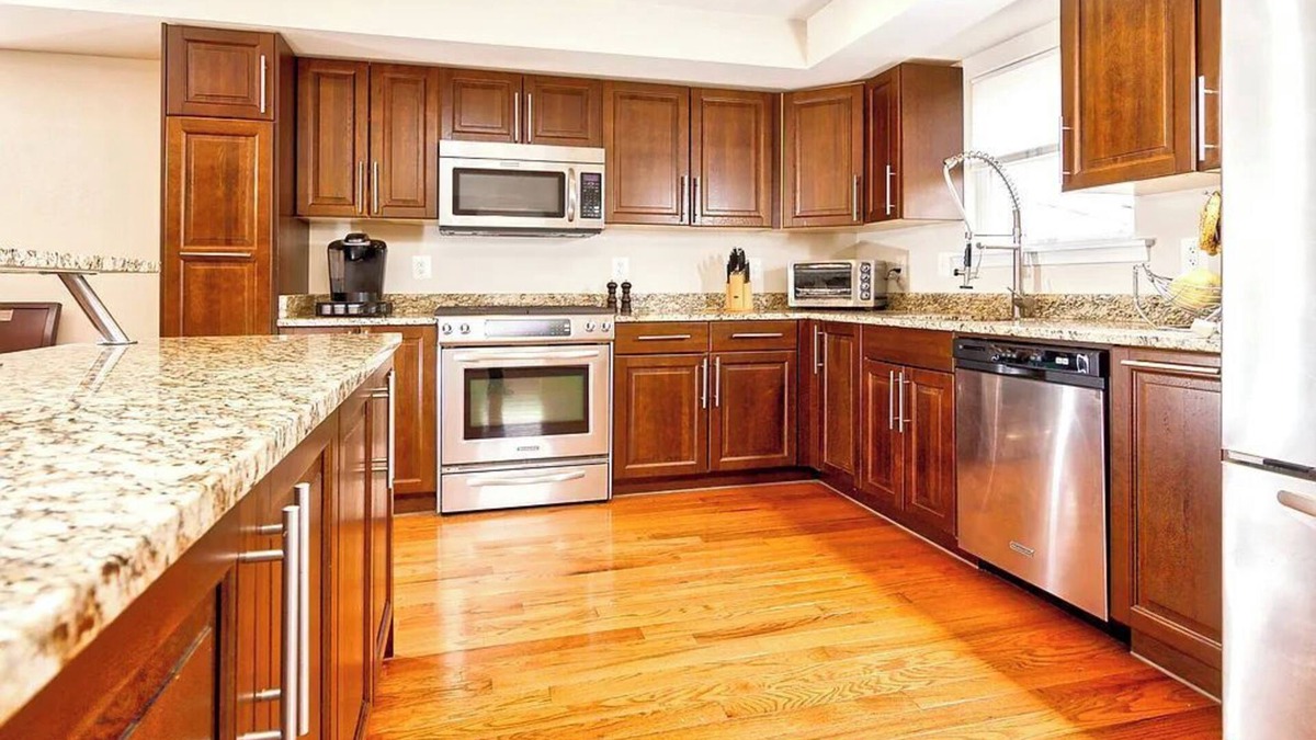 Woodridge House | Single family Home Near IV city