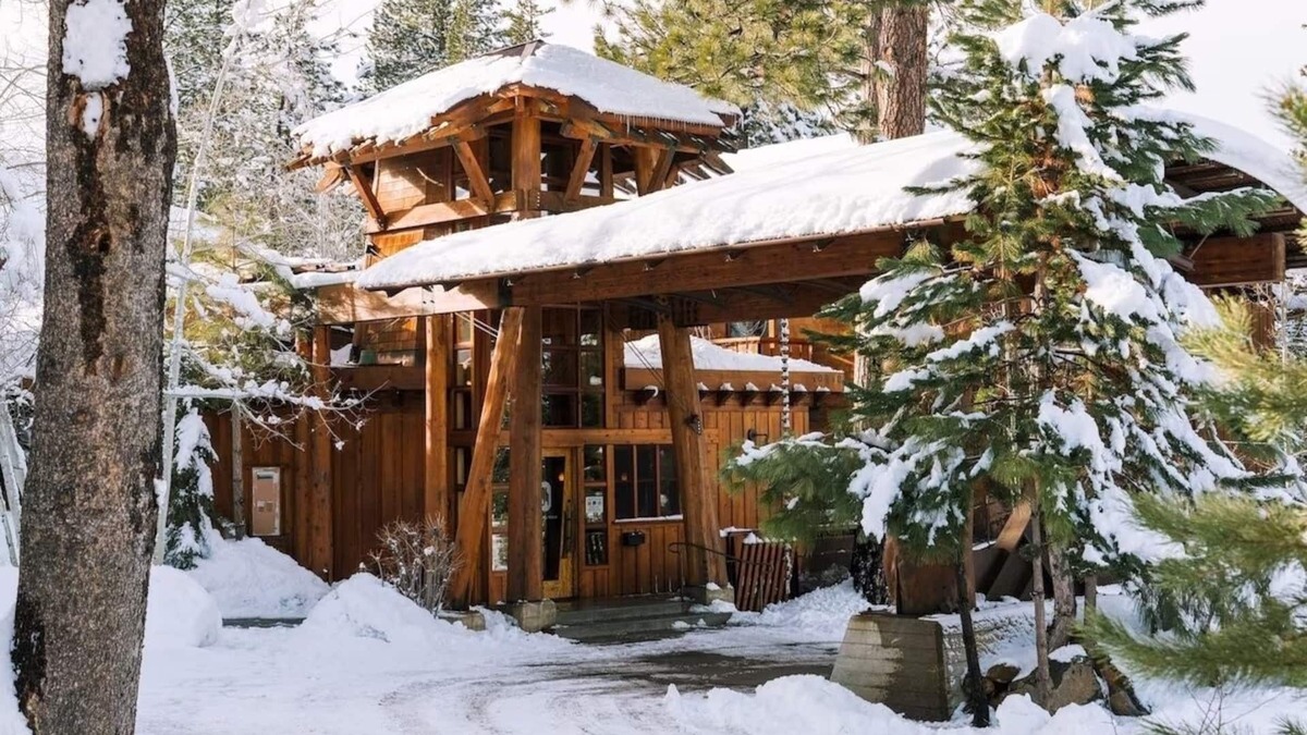 Truckee Hotel | Single King Experience, Gravity Haus Truckee-Tahoe, Log-styled, Near Ski Trails