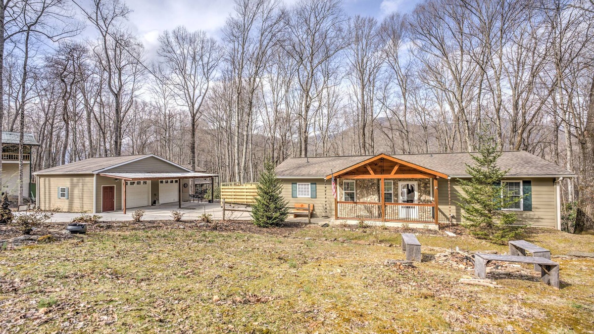 Maggie Valley Cabin | Single Level Living with Hot tub, Fire Pit, Heart of Maggie Valley