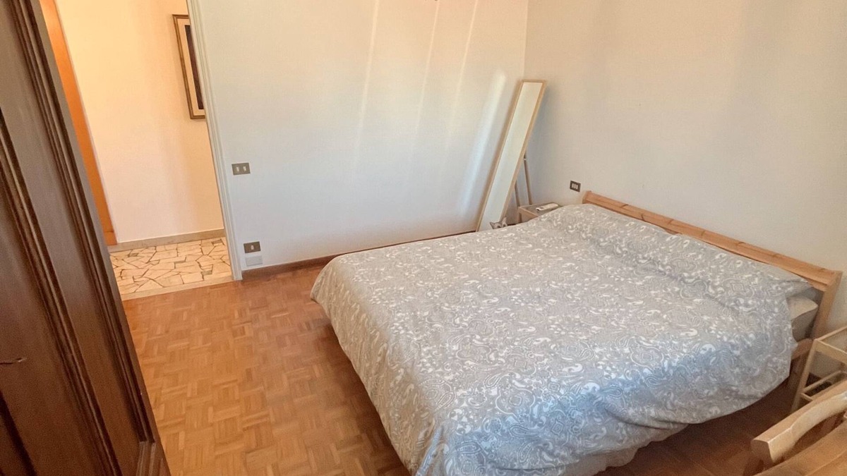 Campo di Marte Apartment | Single room in a large apartment shared with the owner and a lovely cat