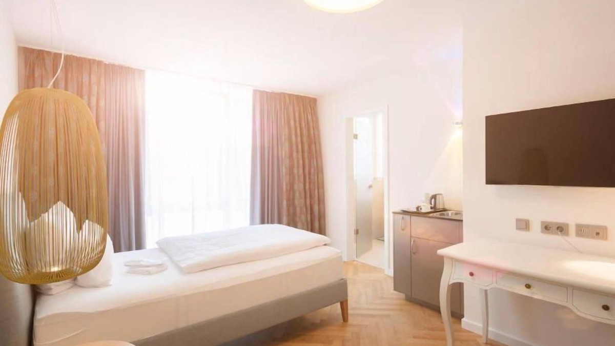 Wurmlingen Apartment | Single room superior plus with balcony