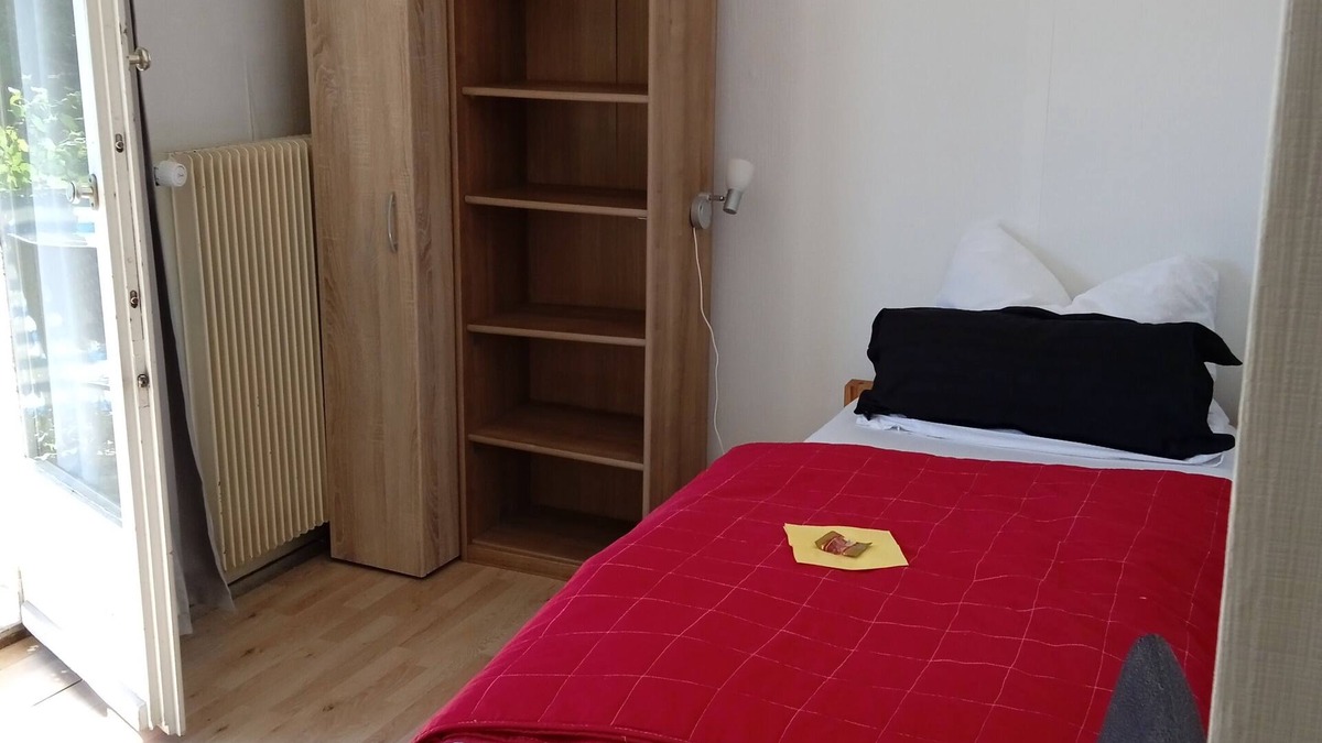 Detmold-Nord Bed & Breakfast | Single room with large balcony Balcony/close to the city 1st floor 22m2
