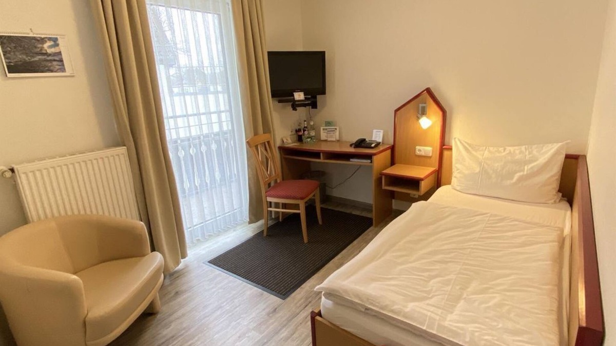 Gerolstein House | Single room with shower/WC - Am Brunnenplatz, Hotel Garni