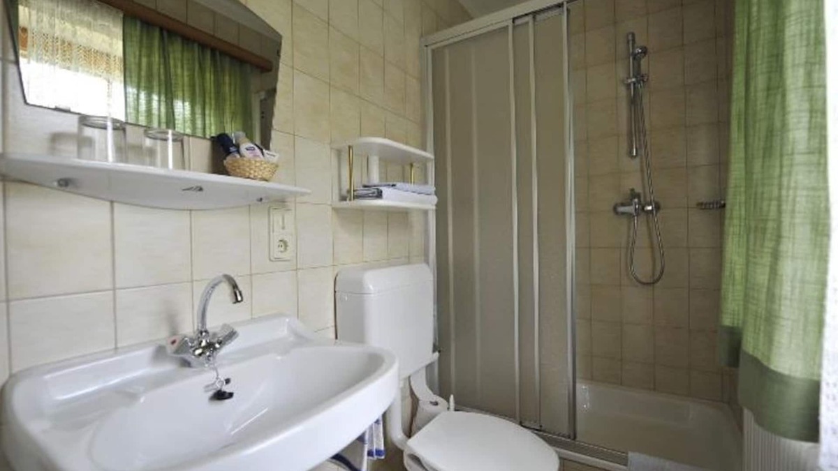 Lessach Apartment | Single room with shower, WC No. 5 - Macheiner, guest house - Apartment