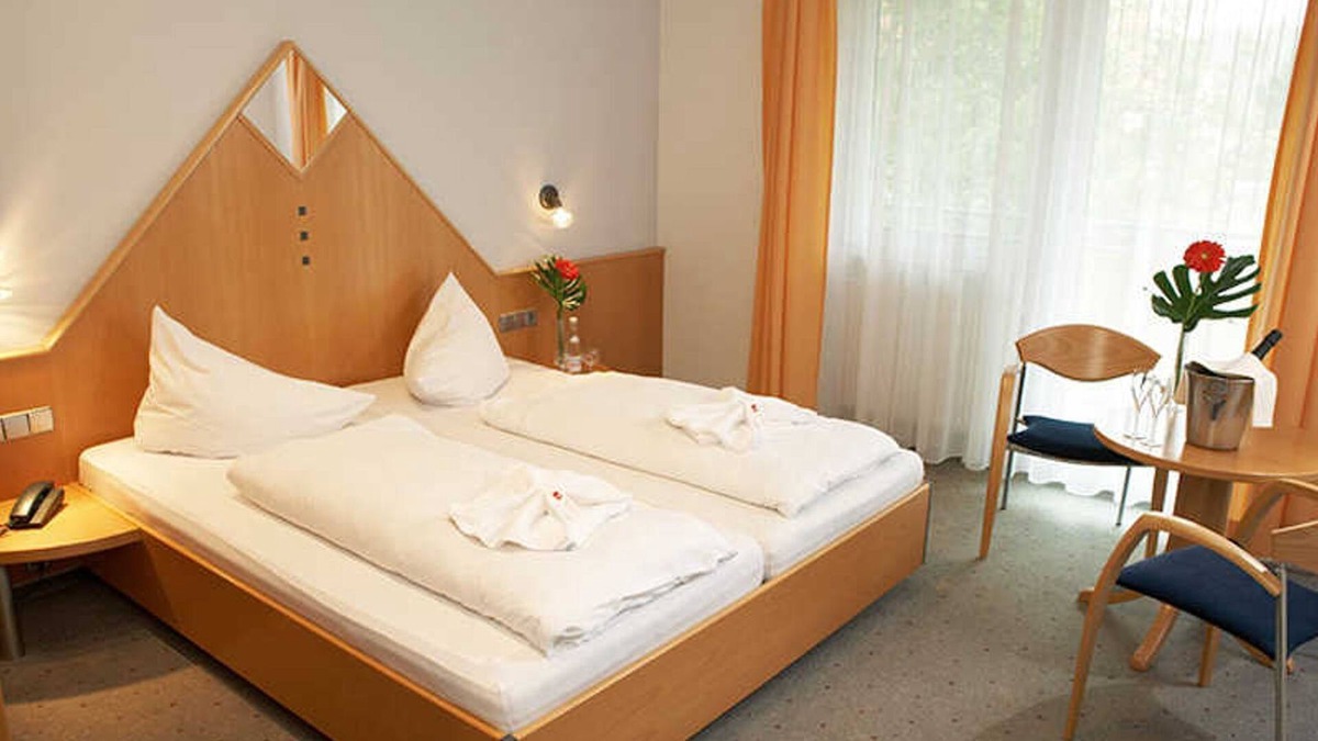 Rust Cottage | Single room with toilet and shower - Hotel Restaurant Löwen