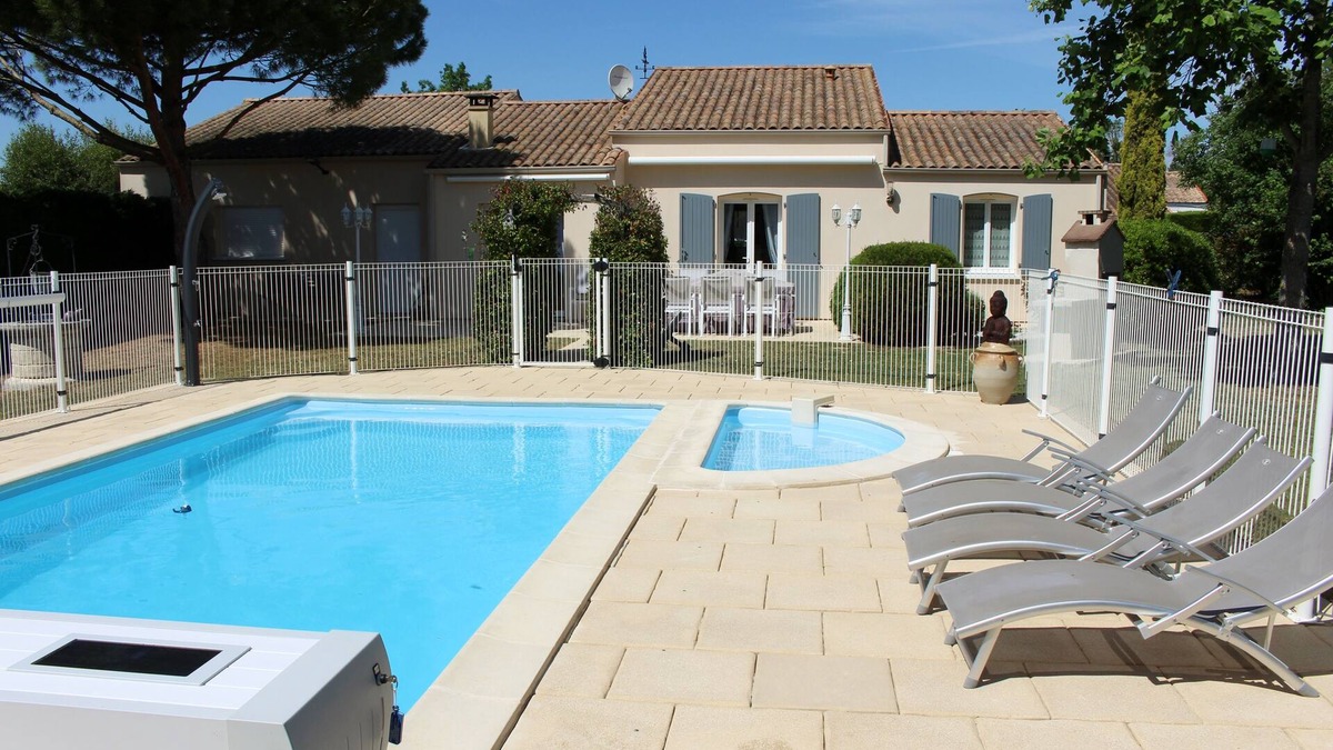 Bouhet House | SINGLE-STOREY VILLA HOUSE NOT OVERLOOKED