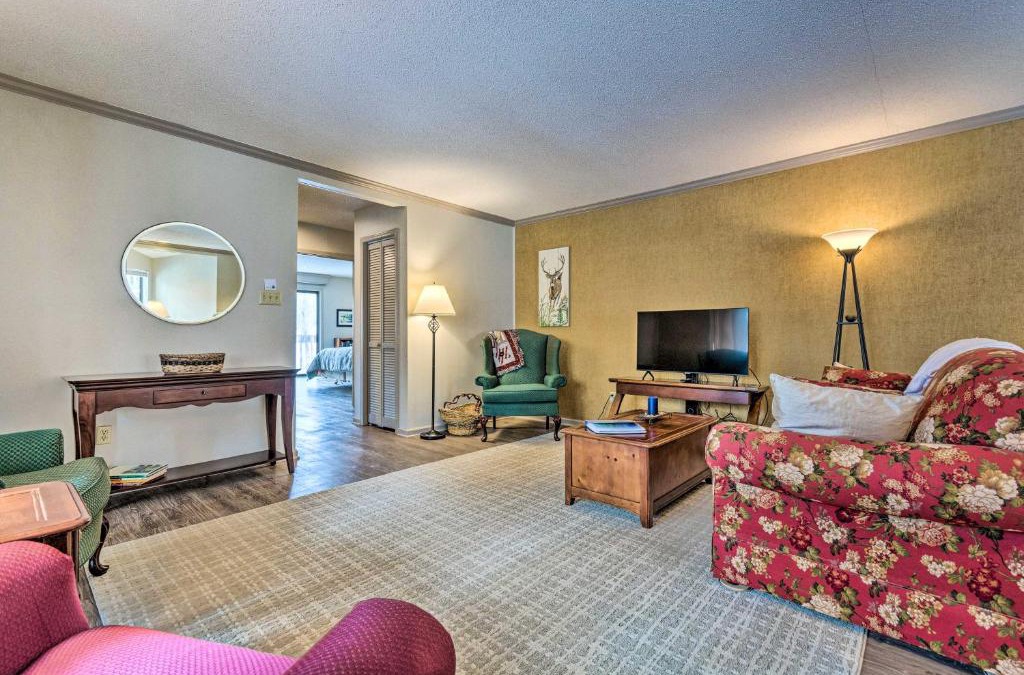 Fairfield Bay Apartment | Single-Story Fairfield Bay Condo with Deck!