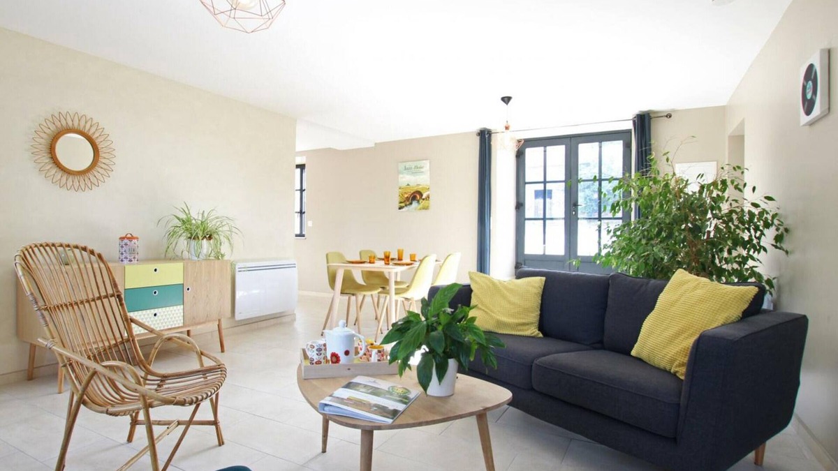 Saint-Pair-sur-Mer Cottage | Single-story house with private garden, near Granville