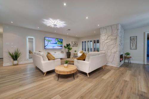 Charleston Preservation House | Single Story minutes from Summerlin with RV Parking & Dog Friendly