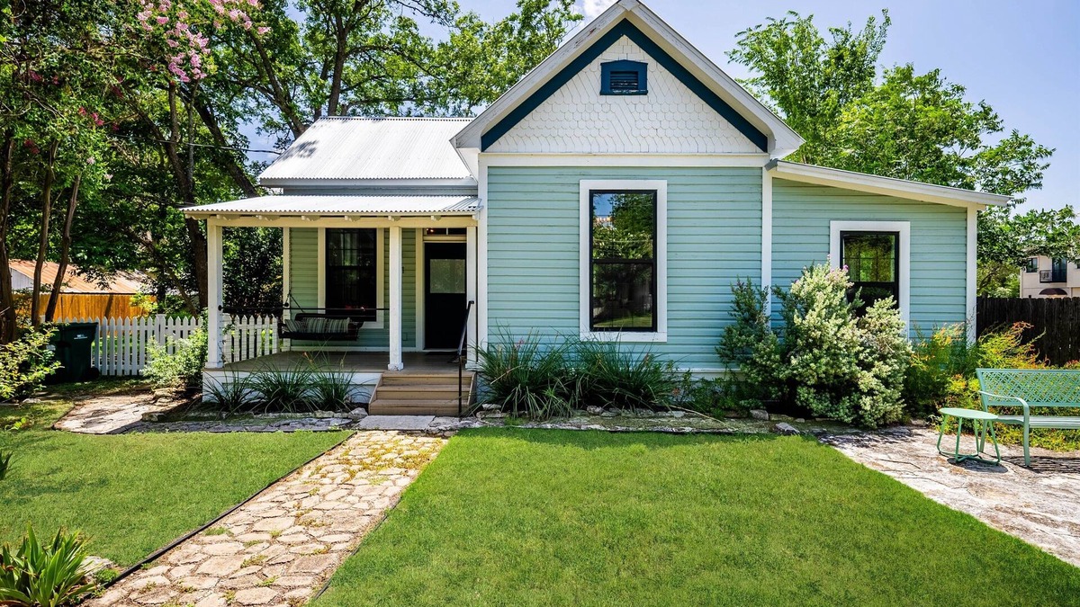 Boerne Cottage | Sip, Explore & Relax!
