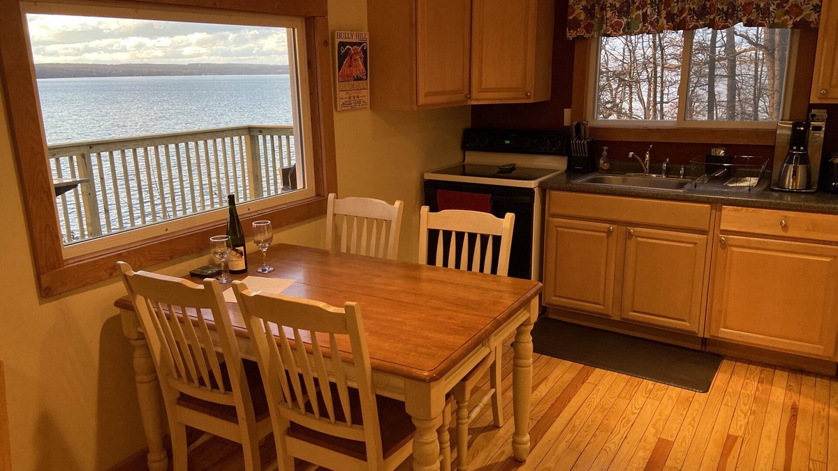 Valois Cottage | Sip, Splash, and Relax at Caywood Cottage - a peaceful wine country retreat!