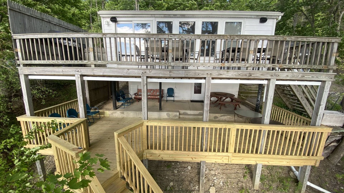 Valois Cottage | Sip, Splash, and Relax at Falls View Cottage! Family, Wine tours, Girls Trip!