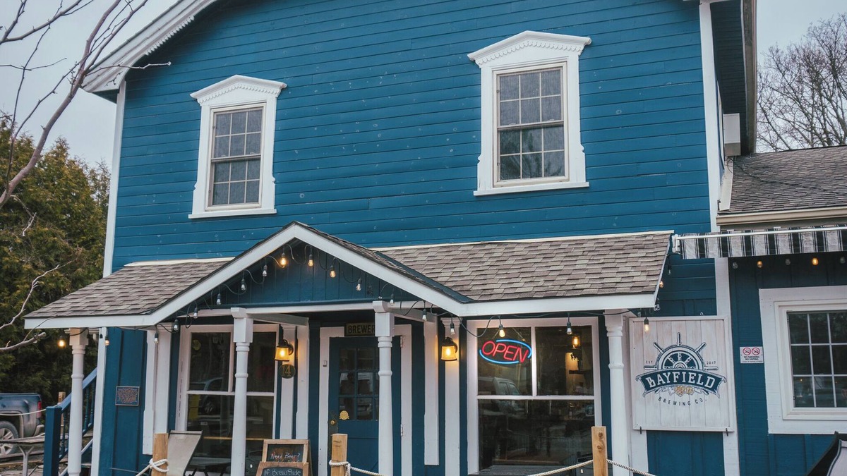 Bayfield Apartment | Sip & Stay