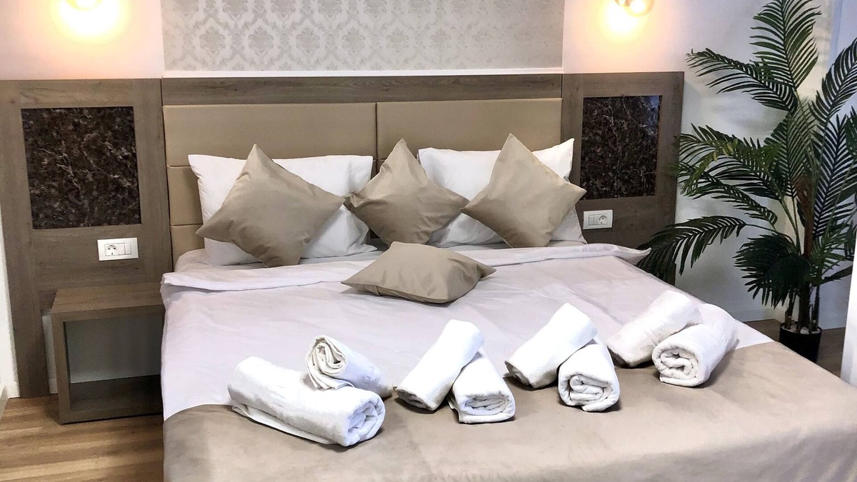 Sector 2 Hotel | Sir Fundeni Hotel