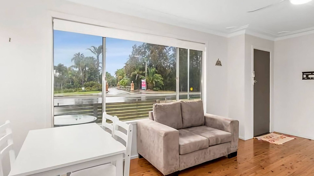 Batemans Bay House | Siris at The Bay - walk to the beach