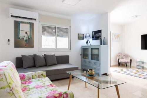 Kiryat Tiv'on Apartment | Sisso in the green north of Israel tivon Valley