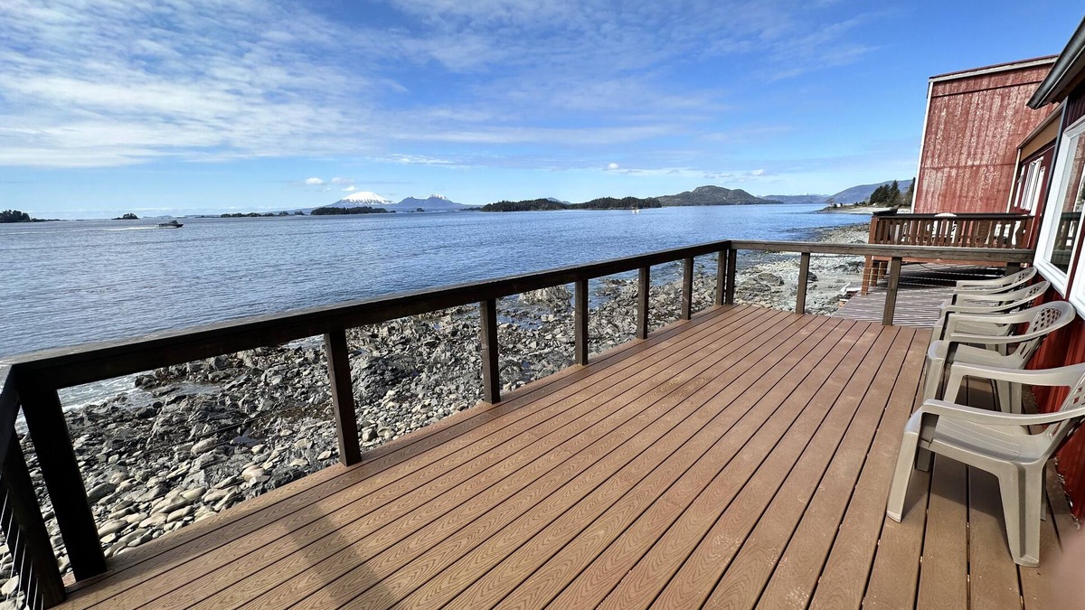 Sitka Apartment | Sitka Sound Suite at Cascade Creek Lodge