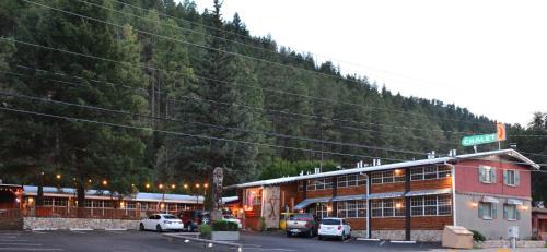 Ruidoso Cabin | Sitzmark Chalet Inn