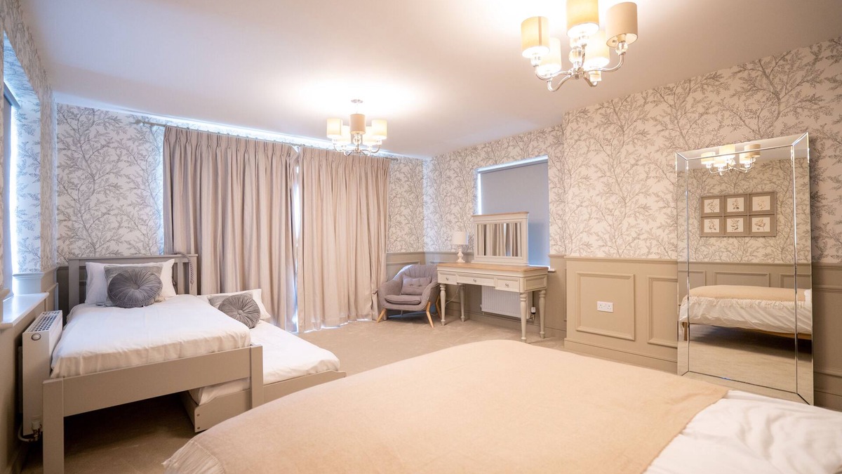Bicester House | Six Bedroom New-build Detached House In Bicester