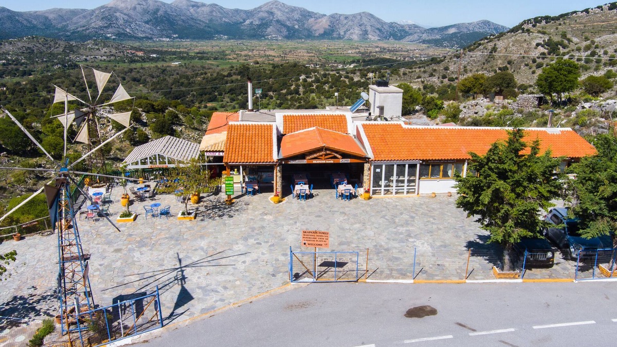 Mesa Lasithion House | Skapani's House Guesthouse with Mountain View, Shared Terrace & Wi-Fi