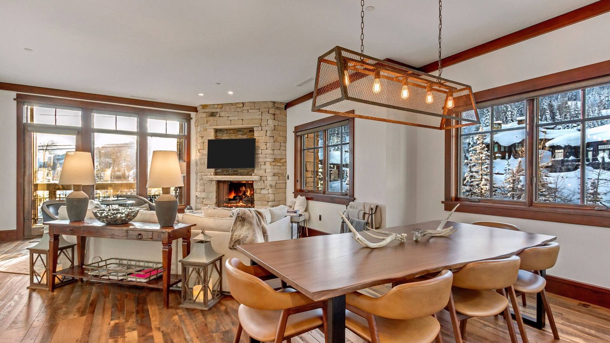 Empire Pass Condo | SKI/Hike/Bike IN & OUT View, Lux, Family-friendly slope-side in Deer Valley