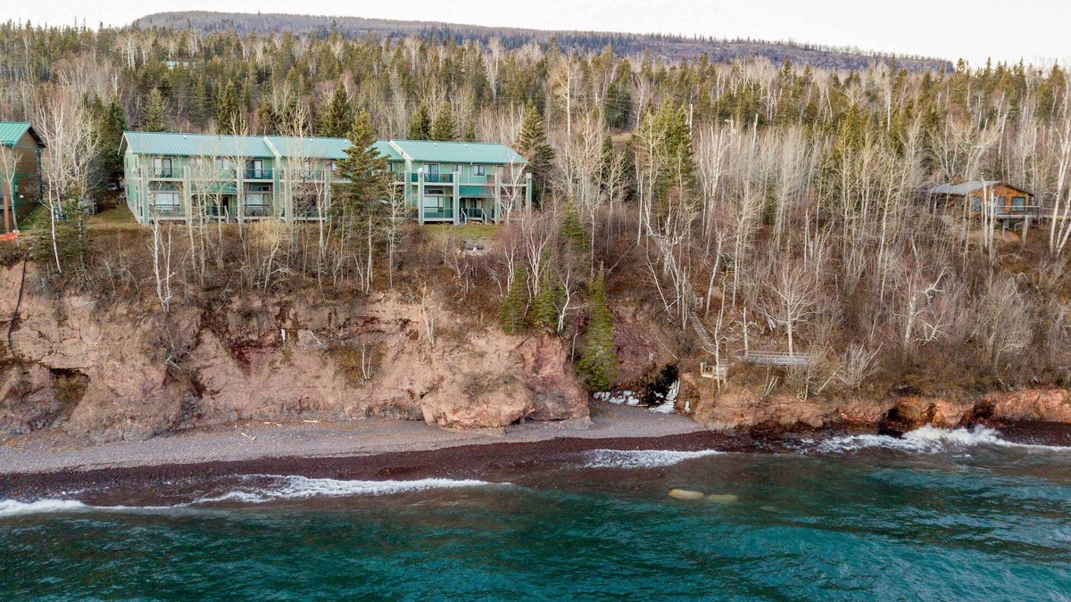 Tofte Apartment | Ski, Hike, Bike, Relax: Tofte Townhome w/Deck!