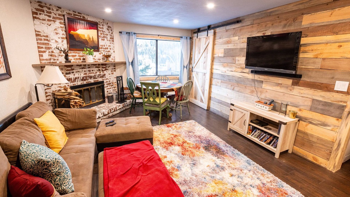 Brian Head Condo | Ski, Hike, Fun - Great Location! Perfect 2 Br/2 Ba Condo!