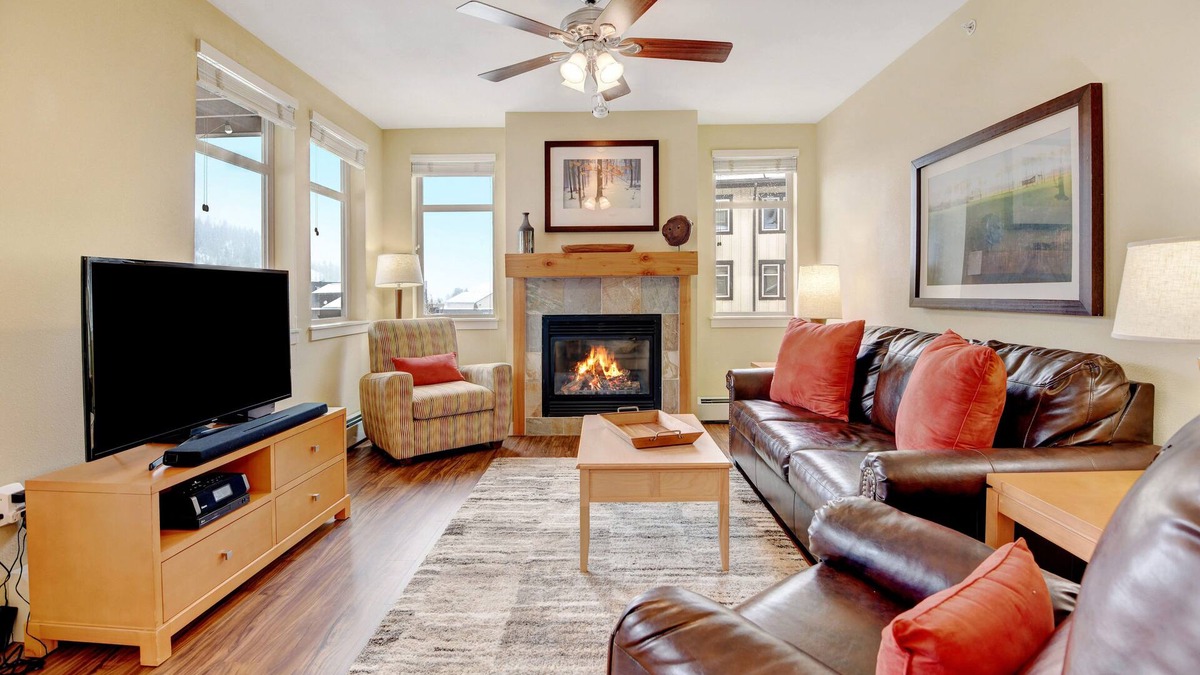 Winter Park House | Ski In Out Luxury Condo 3425 I Huge Hot Tub I Views I Best Price I FREE Adventures Daily