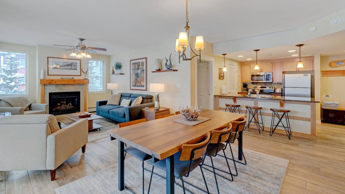Winter Park House | Ski In Out Luxury Condo 4475 I Huge Hot Tub I Great Views I Best Price I Discounted Attractions