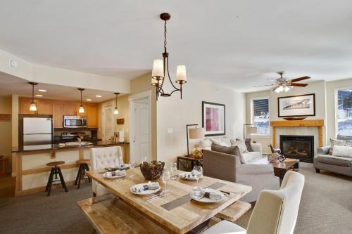 Winter Park House | Ski In Out Luxury Condo 4474 I Huge Hot Tub I Great Views I Best Price I FREE Adventures Daily