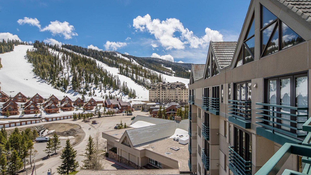 Big Sky Condo | Ski in/out w/amazing views, fireplace, & community pool/hot tub/gym - Slopeside Shoshone Condo
