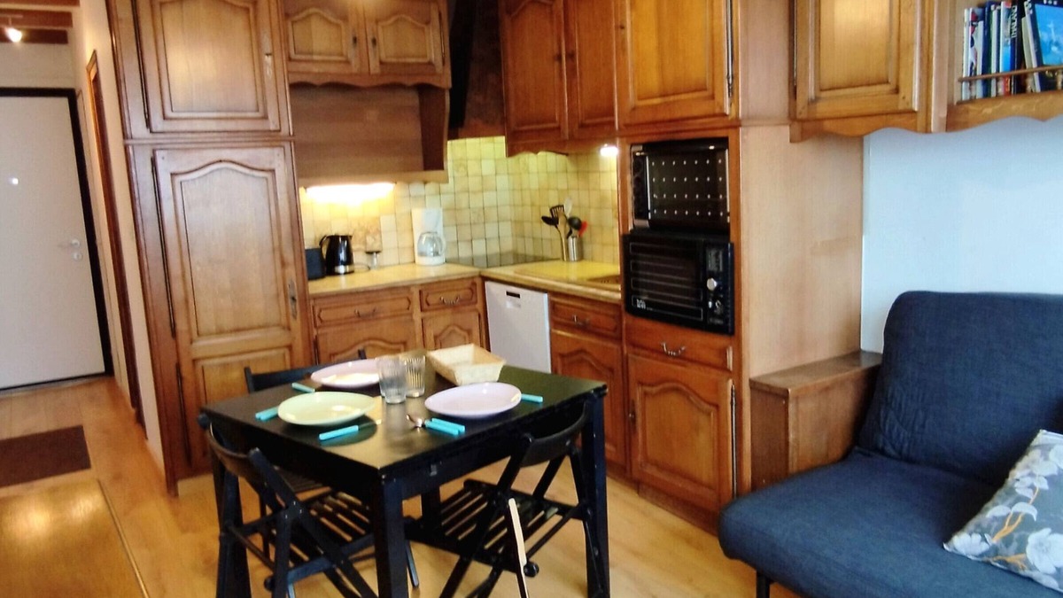 Prapoutel Apartment | Ski-in/Ski-out 2-Room Apartment – Sleeps 5 – Mountain Views – Fully Equipped