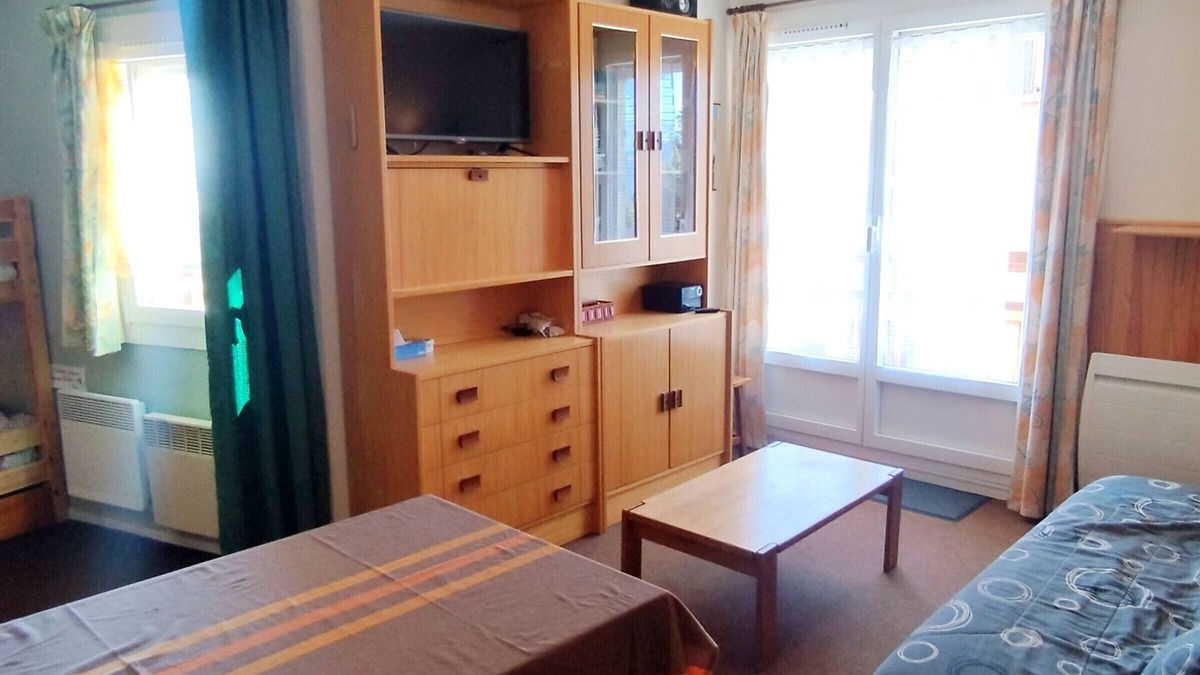 Prapoutel Apartment | Ski-in/Ski-out, 3-room, sleeps 6 in Les Adrets-Prapoutel