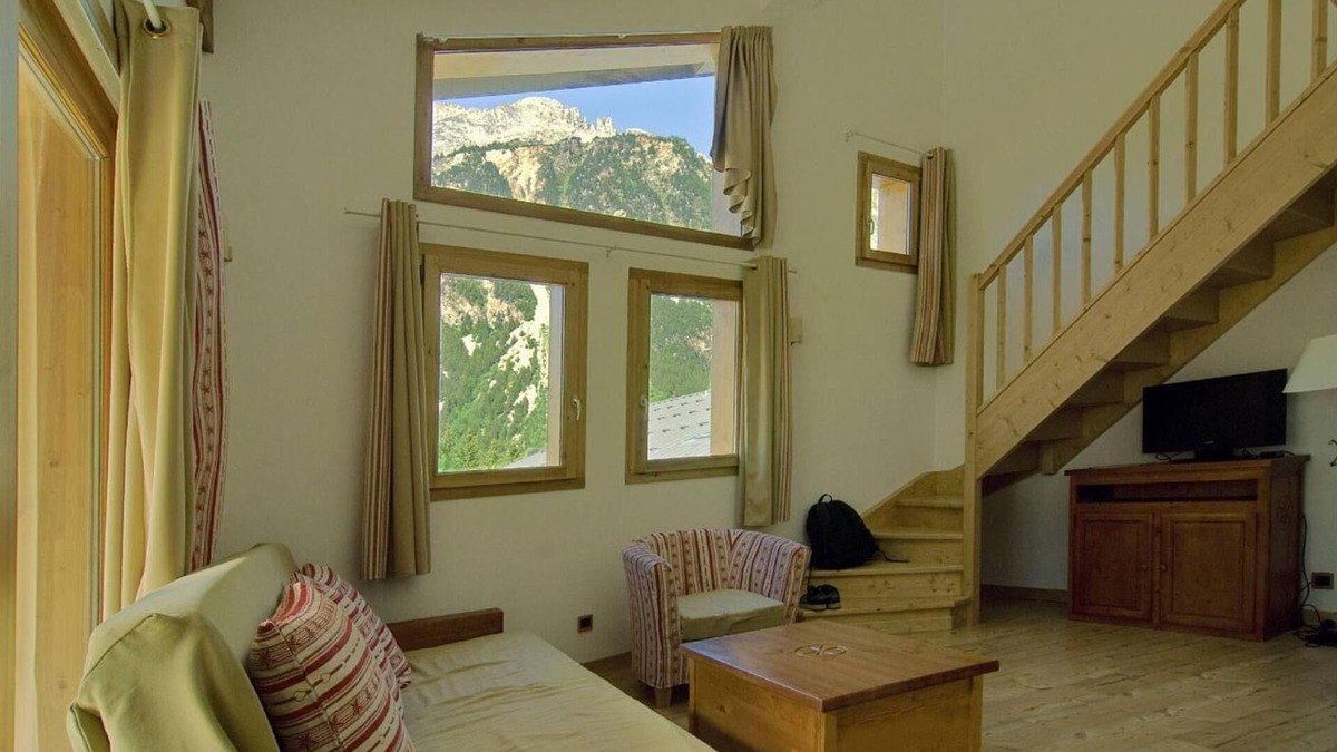 Pralognan-la-Vanoise Apartment | Ski-in/ski-out & foot of the slopes, balcony, tv, ski locker, 66m², Pralognan-la-Vanoise
