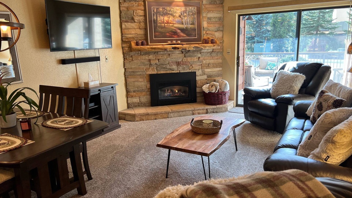 Peak 9 Condo | Ski In Ski Out 2 Bedroom Mountainwood Condo - One block to Town