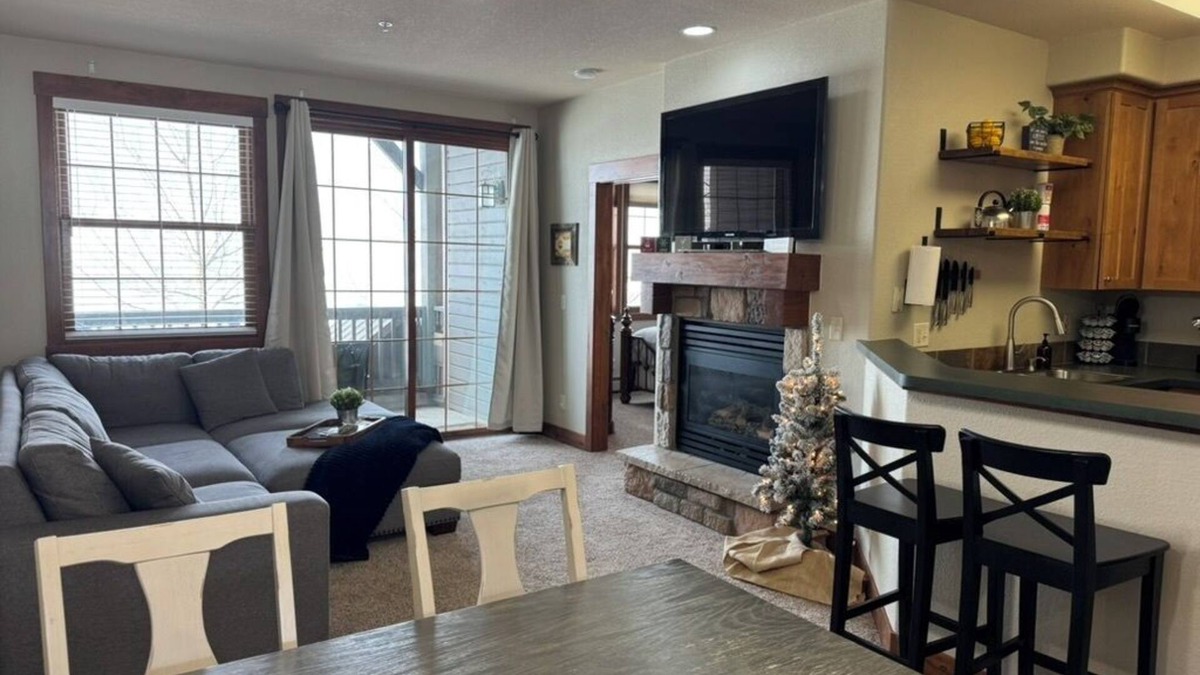 Granby Condo | Ski-in/Ski out 2-bedroom family-friendly condo in peaceful Granby with WiFi