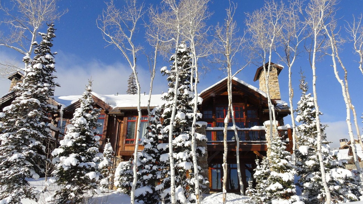 Empire Pass House | Ski in/Ski out, 20-mile Views, Holidays Avail! Huge Balcony, 4BD+Loft, Shuttle!