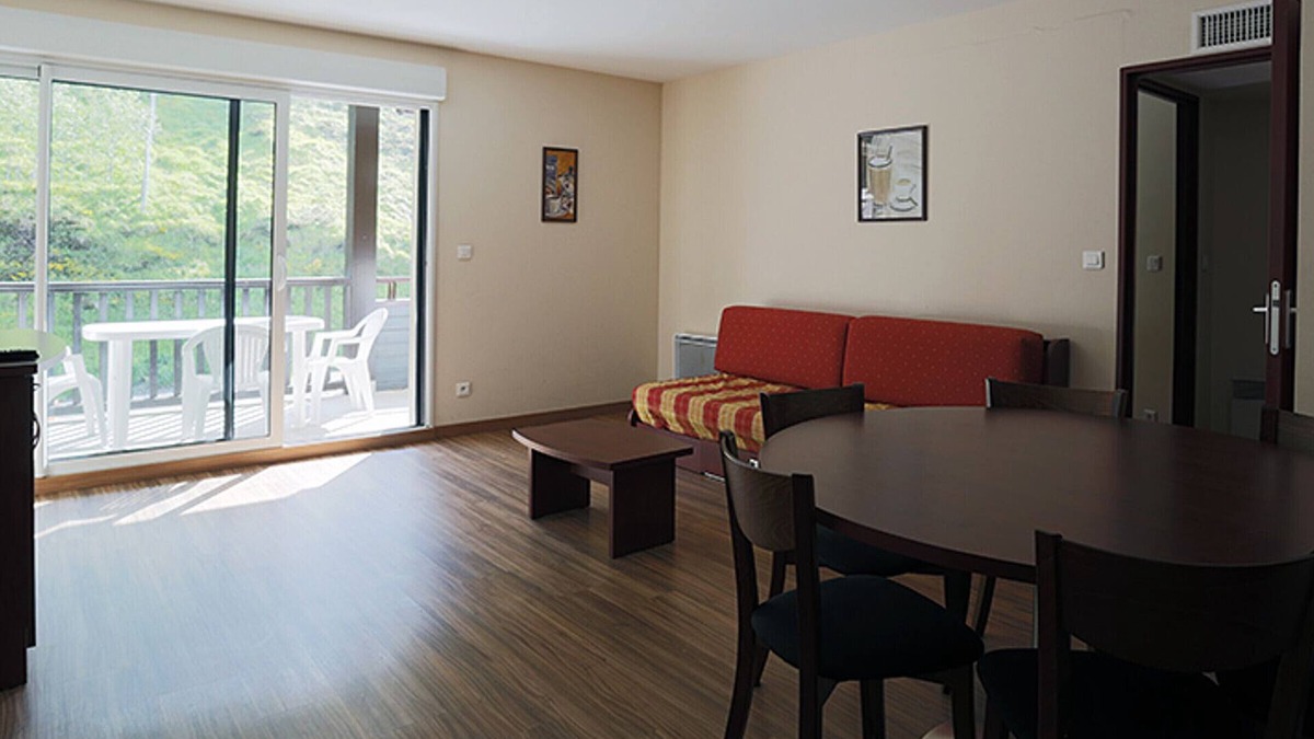 Peyragudes Apartment | Ski-in/Ski-out Apartment with Balcony, Free Spa Access, and Covered Parking