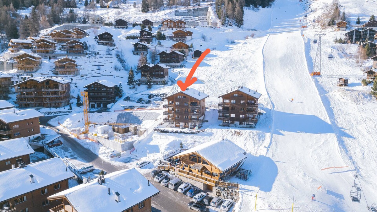 Grimentz Apartment | Ski-in-ski-out apartment with balcony. Exceptional mountain views